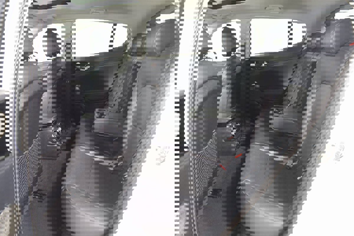 Used 2018 Kia Stinger Premium image 51