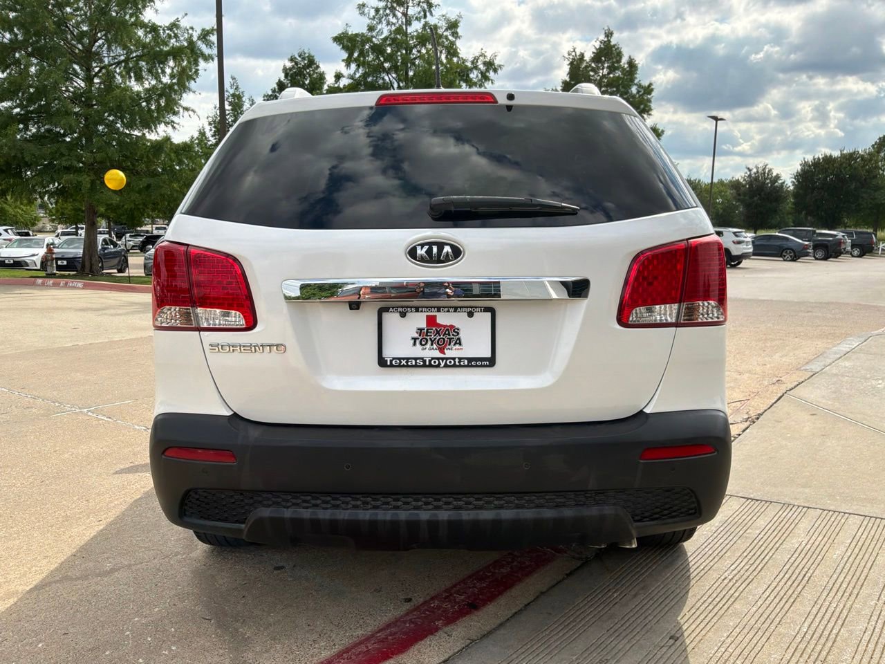 Used 2013 Kia Sorento LX w/ Convenience Pkg FWD image 6