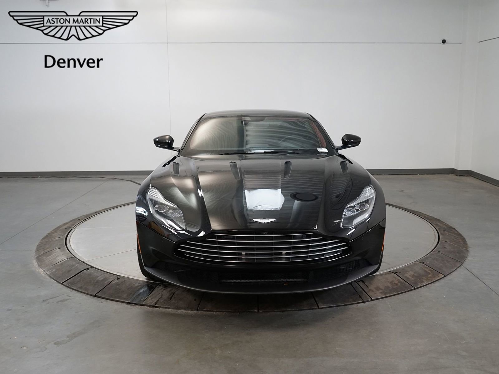 Used 2018 Aston Martin DB11 V12 image 8