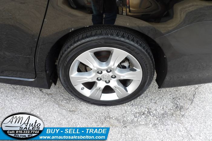 Used 2012 Toyota Sienna SE FWD image 24
