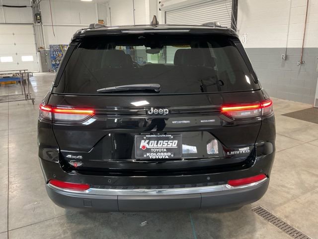 Used 2023 Jeep Grand Cherokee Limited image 5