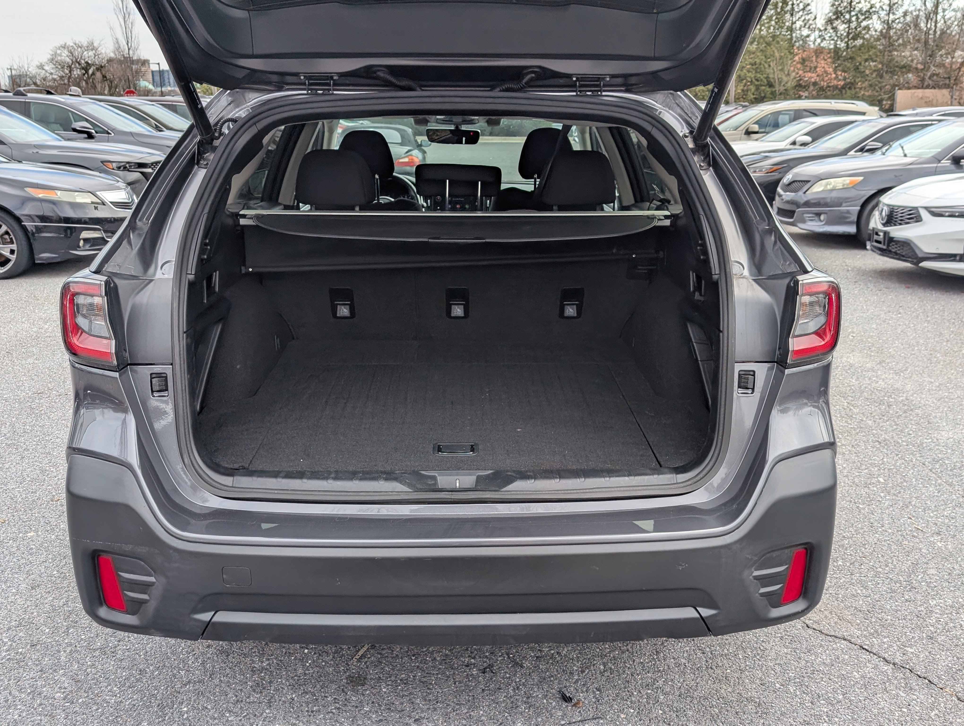 Used 2022 Subaru Outback Premium image 10