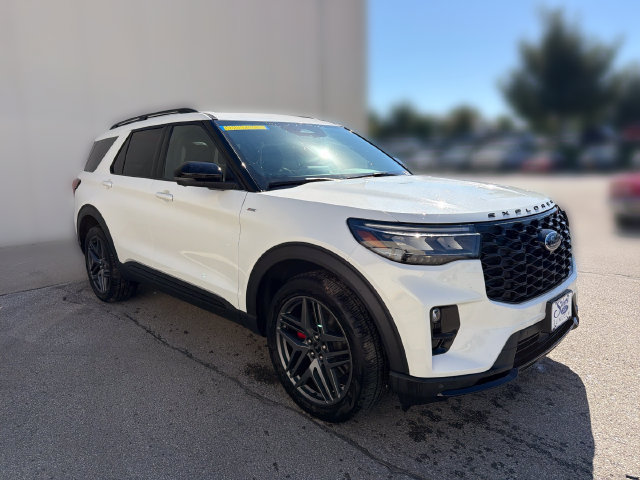 New 2026 Ford Explorer ST-Line w/ ST-Line Street Pack AWD/4WD image 3