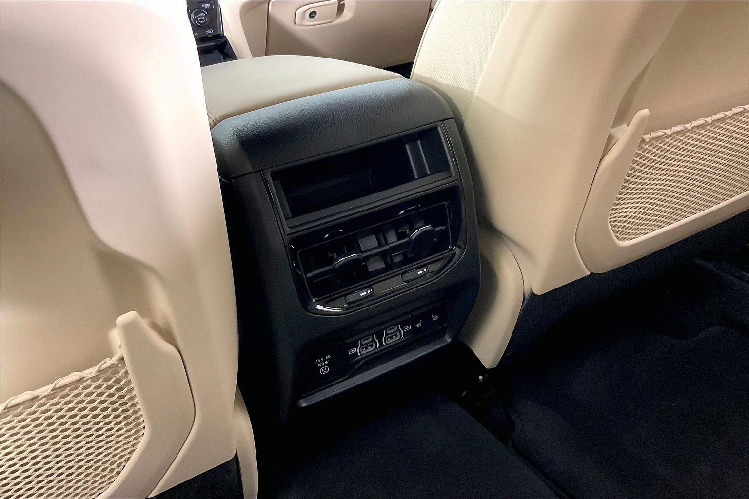 Used 2024 Jeep Grand Cherokee Limited w/ Luxury Tech Group II AWD/4WD image 36