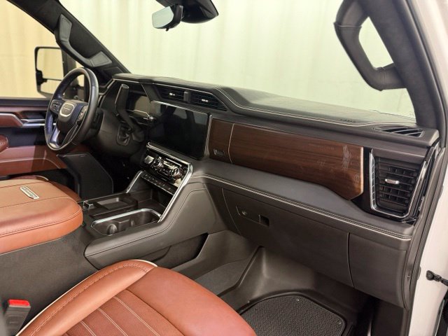Used 2025 GMC Sierra 2500 Denali Ultimate AWD/4WD image 17