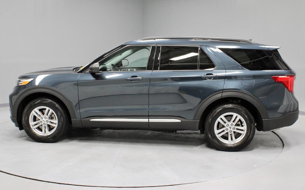 Used 2024 Ford Explorer XLT w/ Equipment Group 202A AWD/4WD image 8