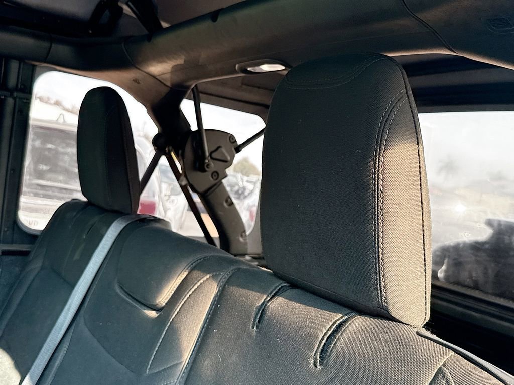 Used 2022 Jeep Wrangler Unlimited Sport image 29