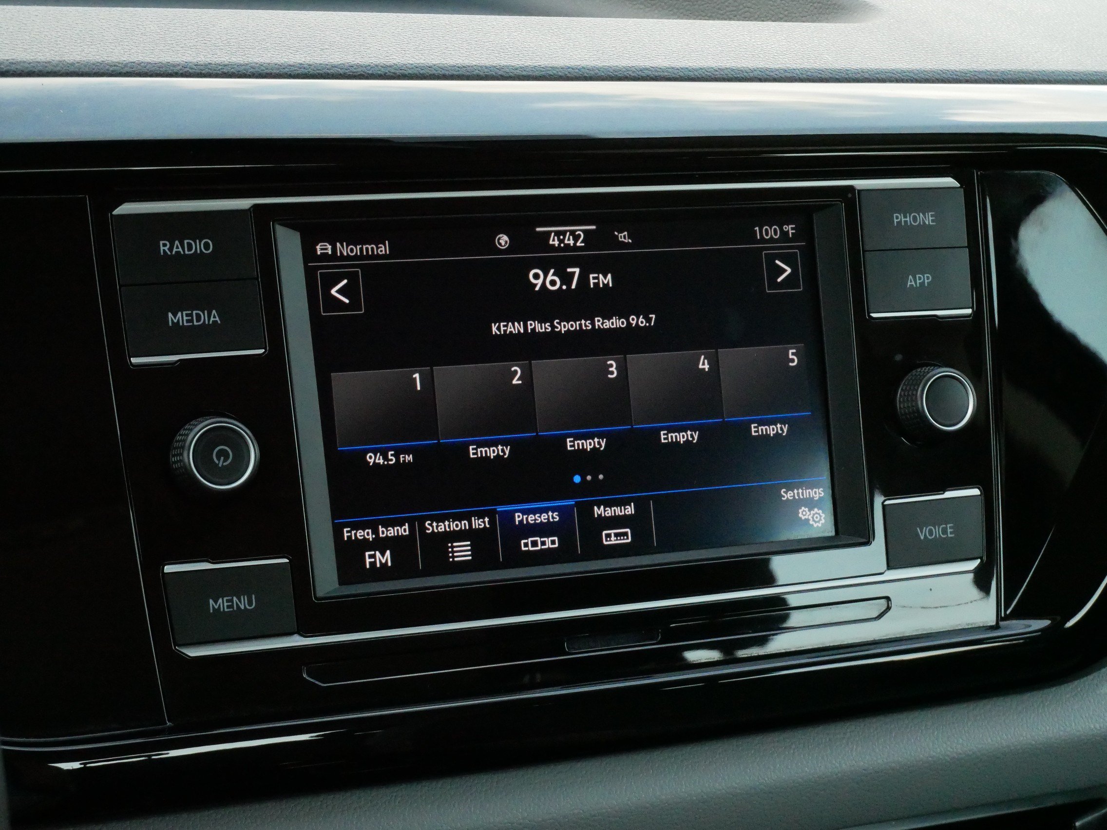 Certified 2024 Volkswagen Taos S AWD/4WD image 23