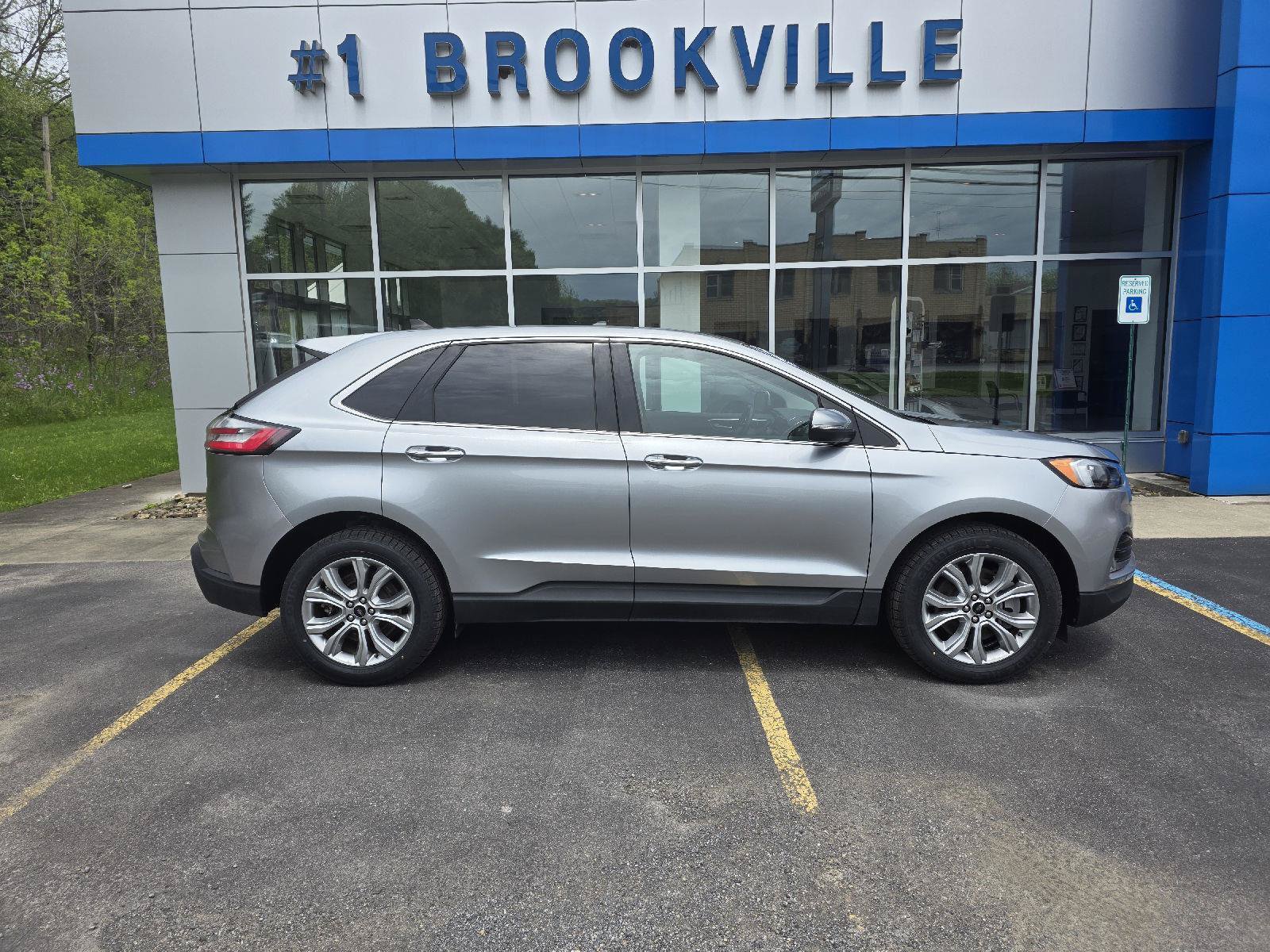 Used 2024 Ford Edge Titanium AWD/4WD image 9