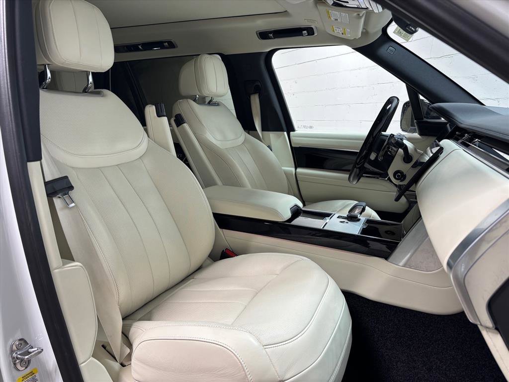Used 2025 Land Rover Range Rover Long Wheelbase SE image 31