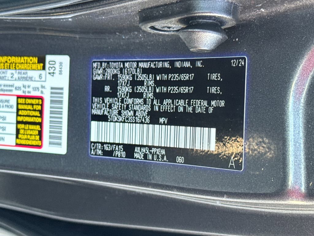 Used 2025 Toyota Sienna LE image 50