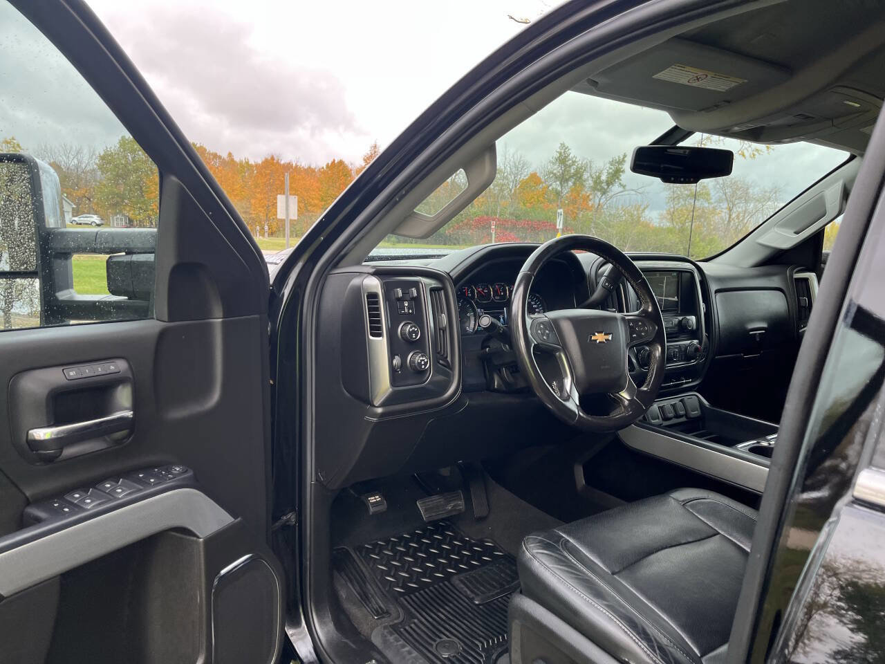 Used 2019 Chevrolet Silverado 2500 LTZ image 27