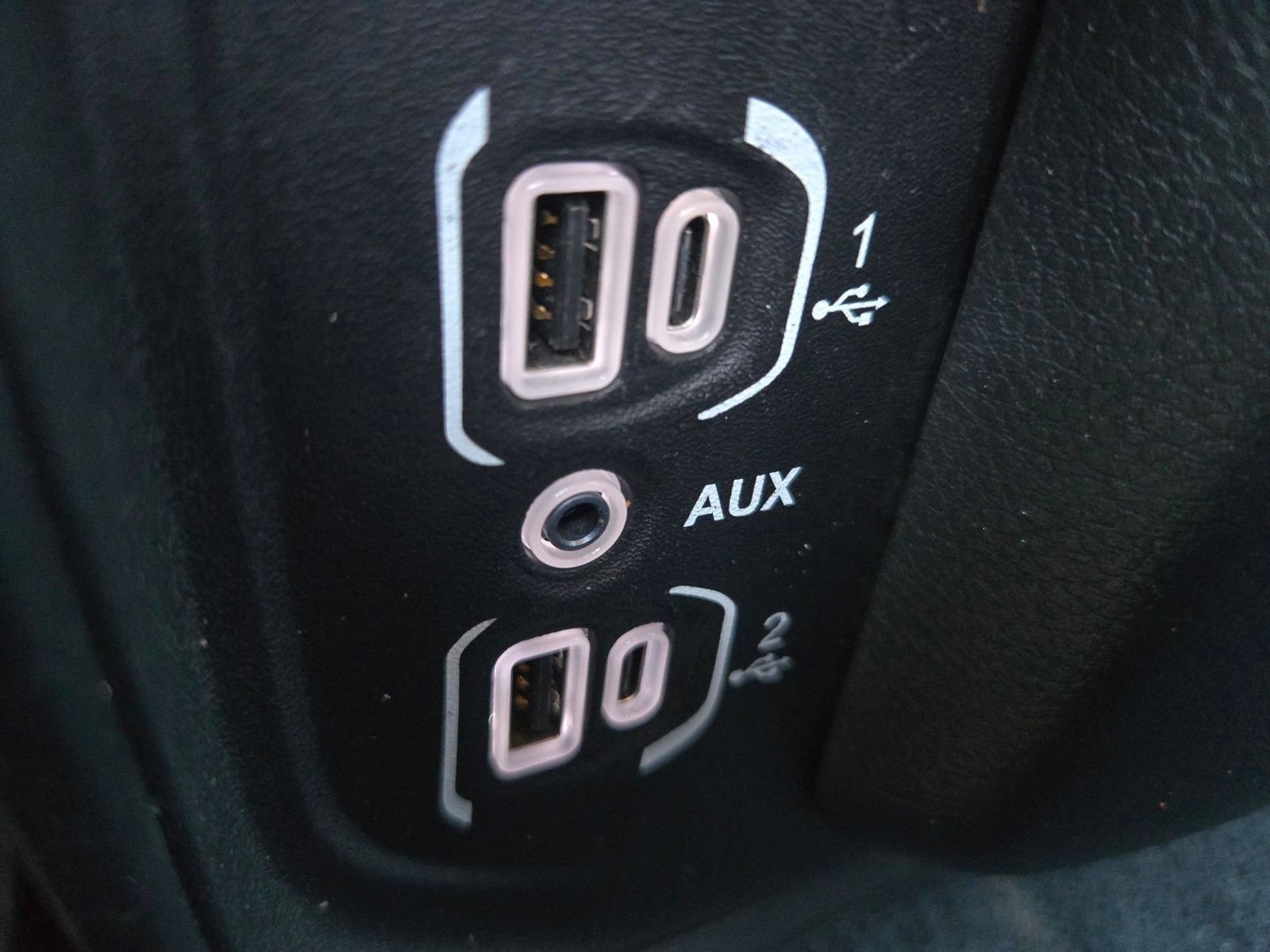 Used 2025 RAM 1500 Laramie AWD/4WD image 23