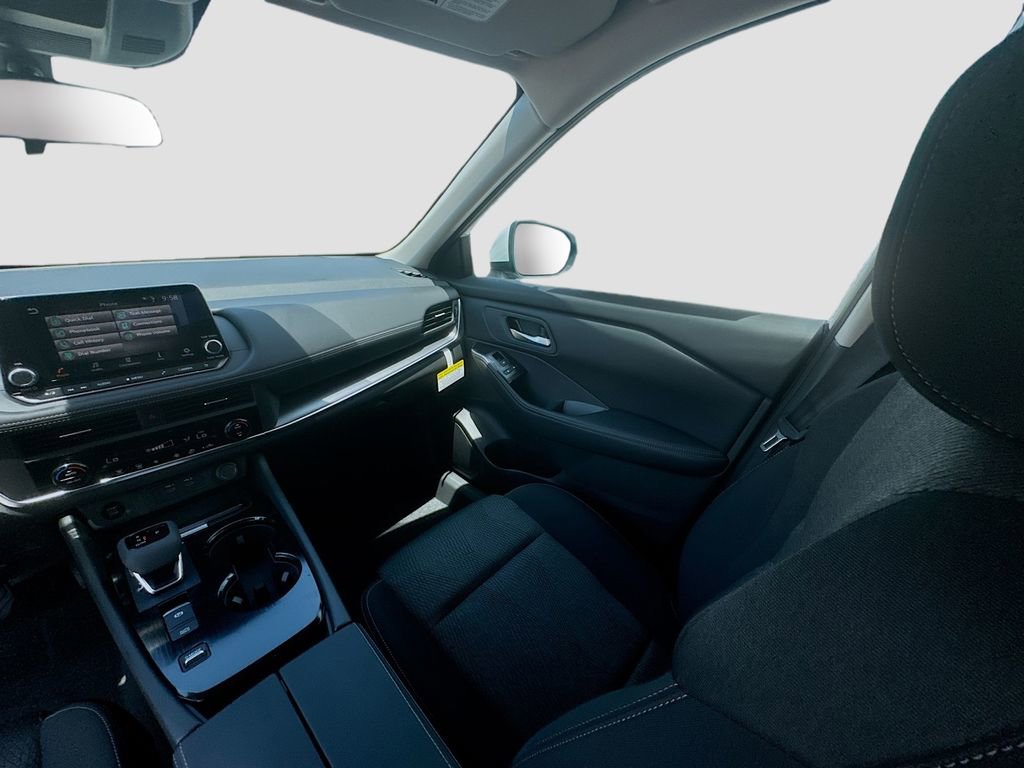 Used 2025 Nissan Rogue SV image 21