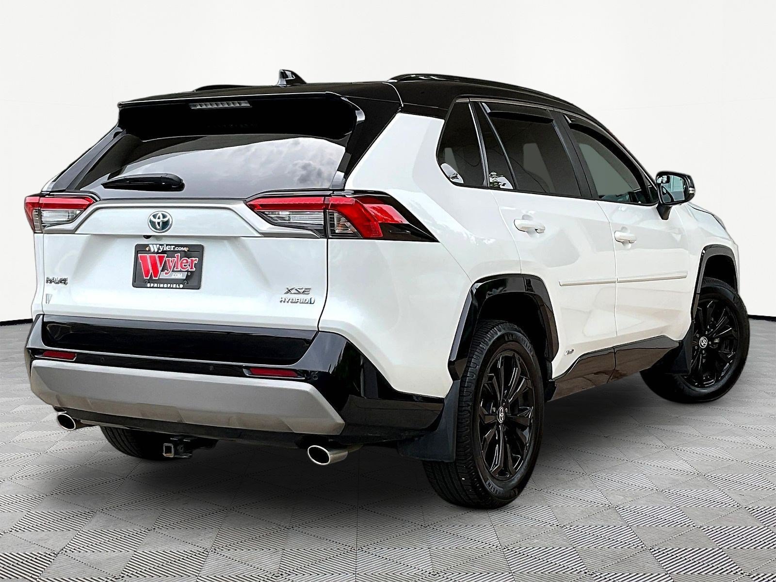 Used 2023 Toyota RAV4 XSE AWD/4WD image 6