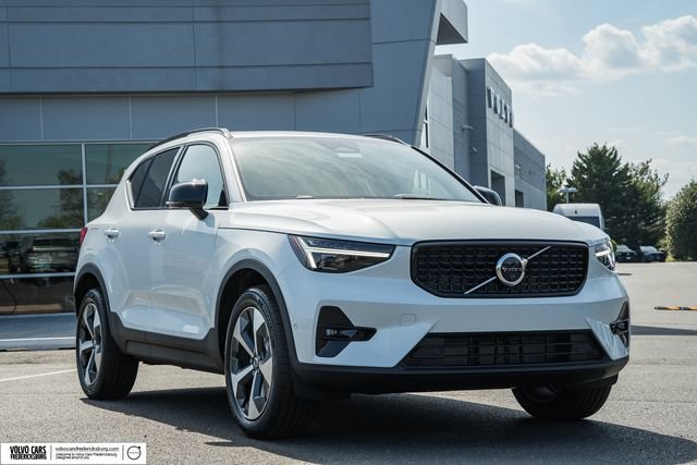 New 2026 Volvo XC40 B5 Plus w/ Climate Package AWD/4WD image 1