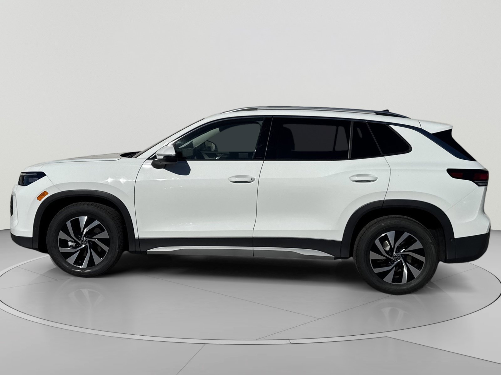New 2026 Volkswagen Tiguan S FWD image 3