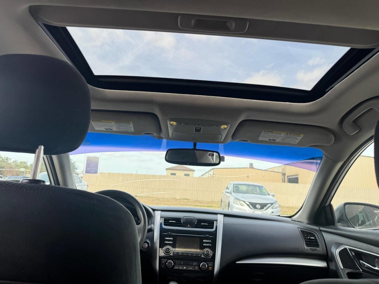 Used 2014 Nissan Altima 2.5 SV w/ Convenience Package image 15