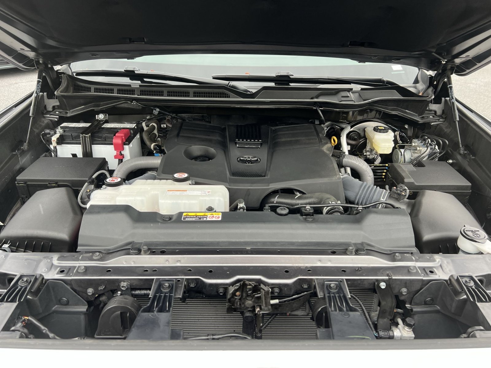 Used 2025 Toyota Tundra Limited AWD/4WD image 26