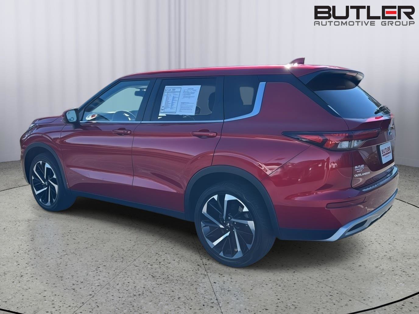 Used 2024 Mitsubishi Outlander SE Black Edition image 3