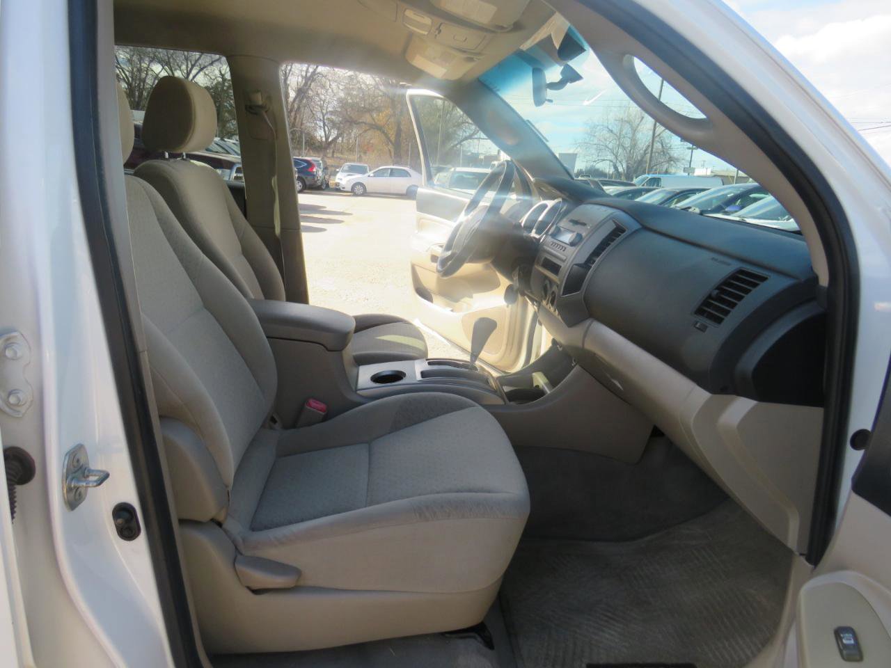Used 2006 Toyota Tacoma PreRunner RWD image 18