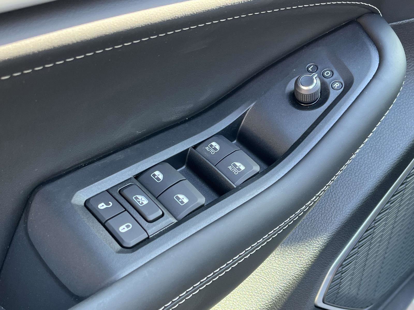 New 2026 Jeep Grand Cherokee Limited Reserve image 8