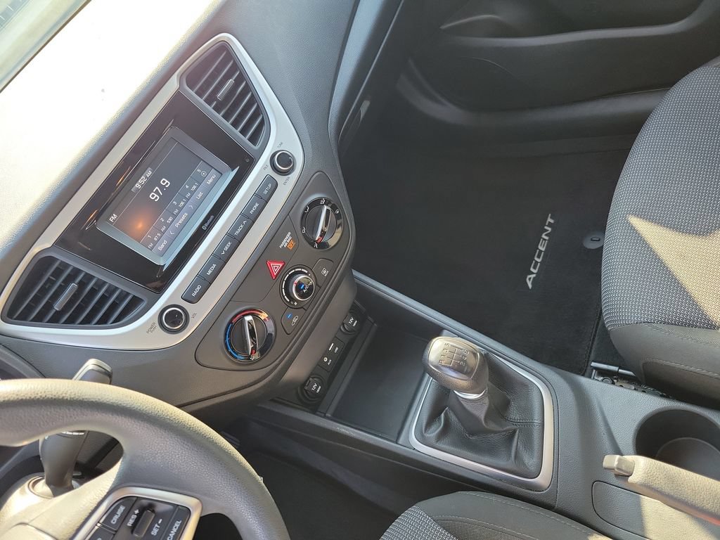 Used 2021 Hyundai Accent SE FWD image 36