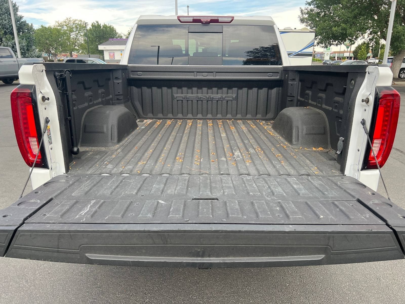 Used 2023 GMC Sierra 1500 Denali w/ Denali Reserve Package AWD/4WD image 18