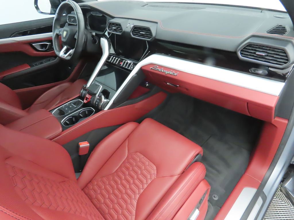 Used 2022 Lamborghini Urus image 18