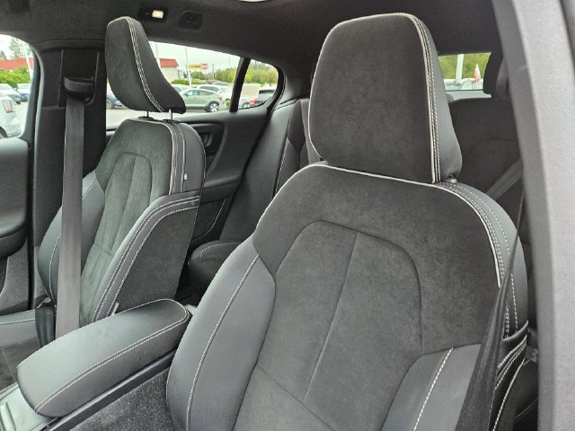 Certified 2023 Volvo C40 P8 Recharge Ultimate AWD/4WD image 18