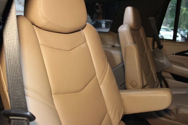 Used 2018 Cadillac Escalade Platinum AWD/4WD image 15