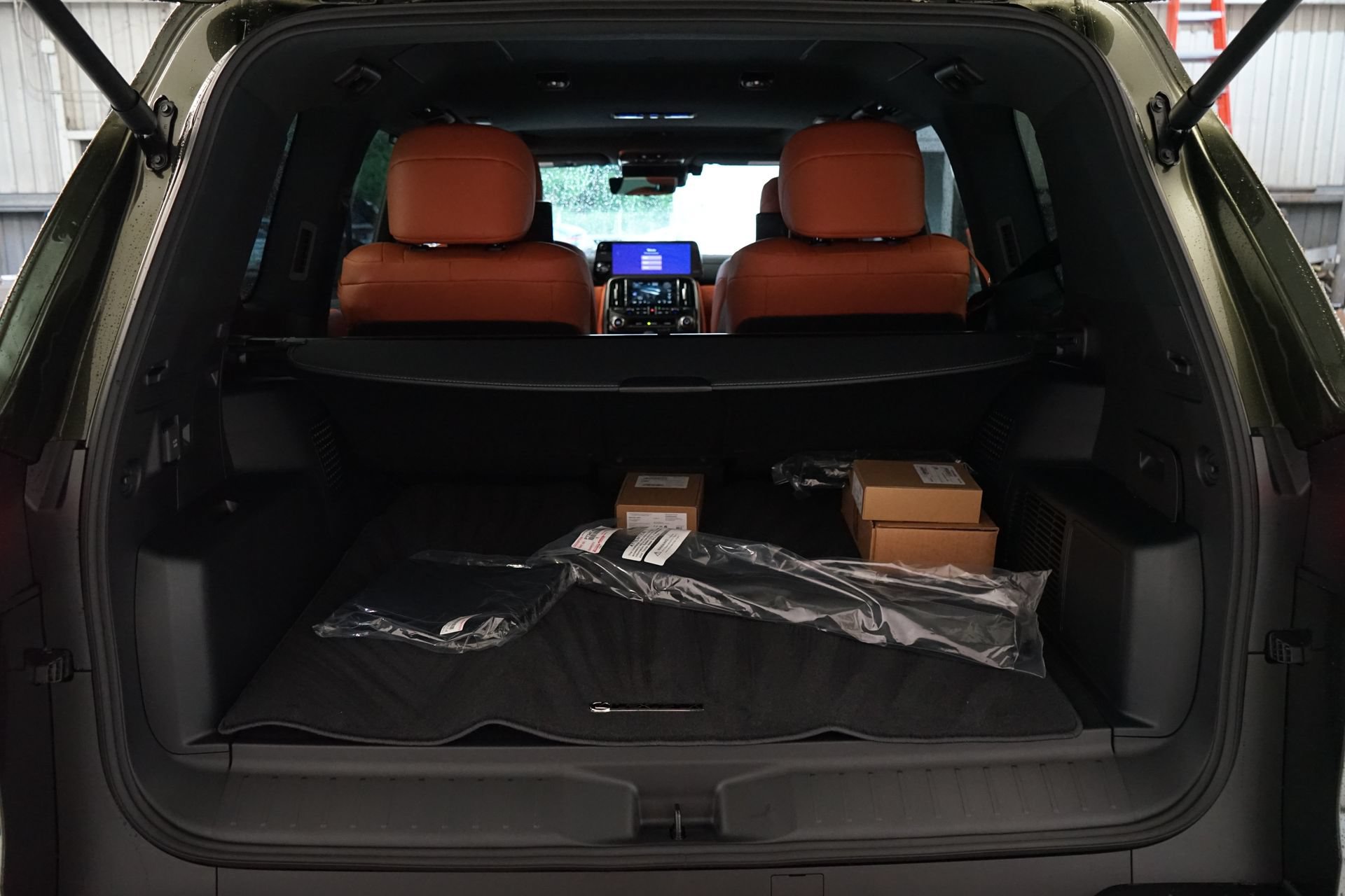Used 2026 Lexus LX 700h Ultra Luxury w/ Accessory Package (Z1) AWD/4WD image 38