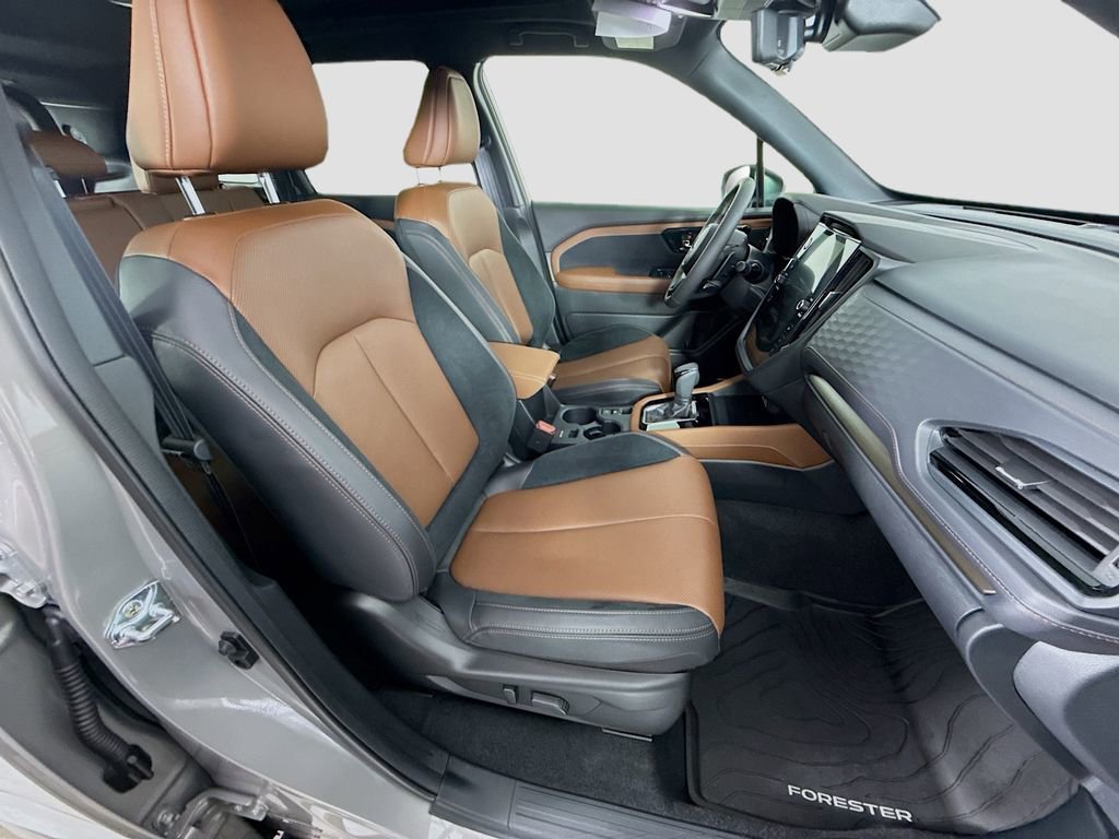 Used 2025 Subaru Forester Touring AWD/4WD image 18