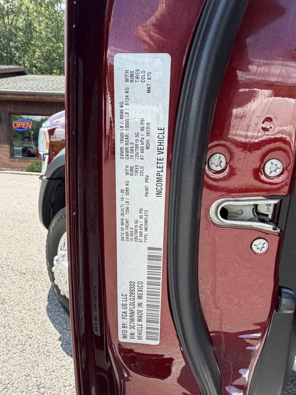 Used 2020 RAM 5500 Tradesman w/ Chrome Appearance Group AWD/4WD image 16