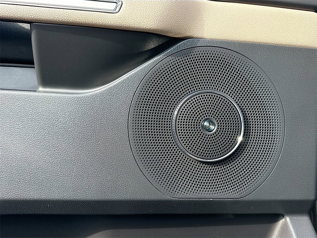 Used 2022 Ford Expedition Limited image 20