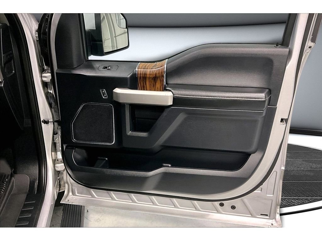 Used 2019 Ford F150 Lariat w/ Trailer Tow Package image 24