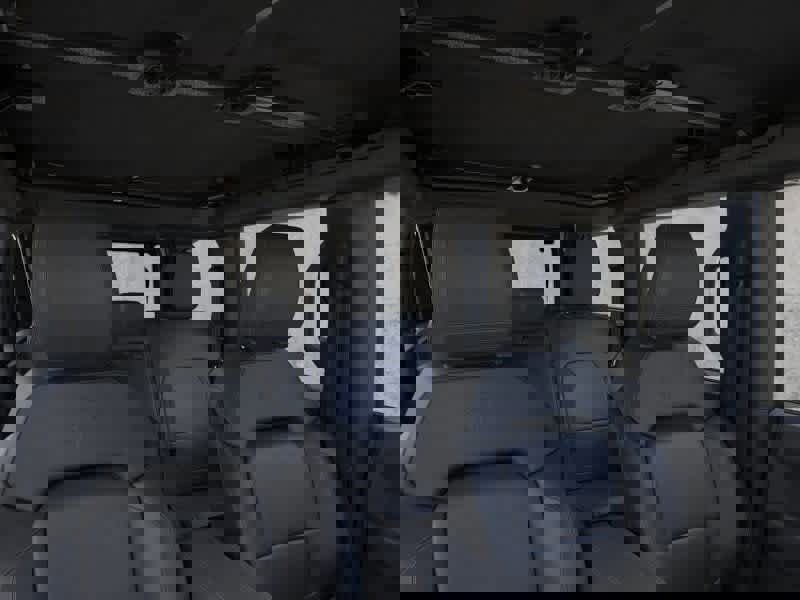 New 2025 Ford Bronco Badlands image 12