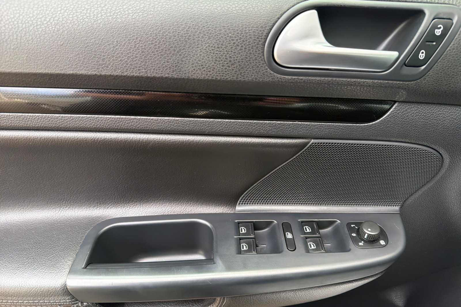 Used 2013 Volkswagen Jetta SE FWD image 11