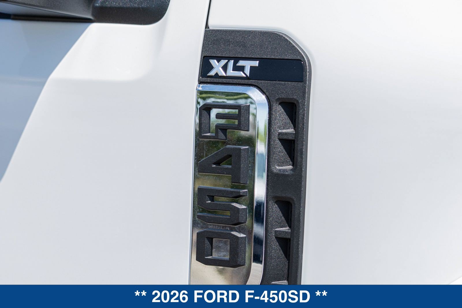 New 2026 Ford F450 XLT w/ FX4 Off-Road Package AWD/4WD image 17