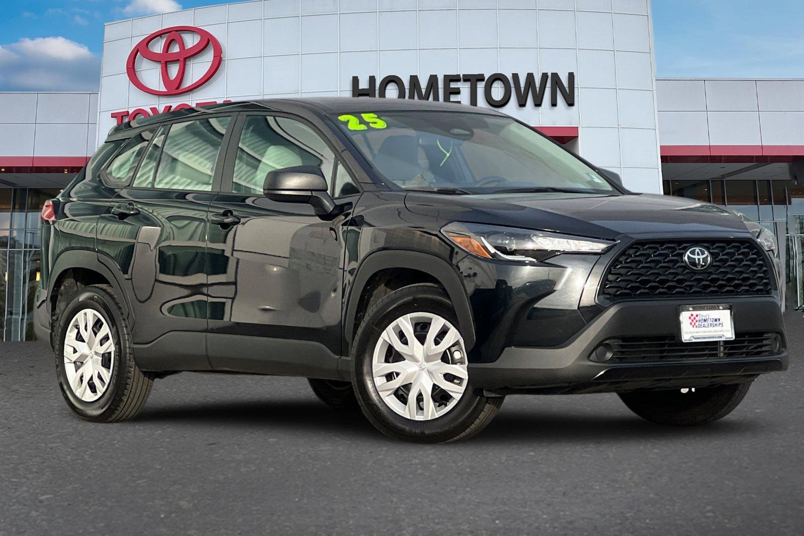 Certified 2025 Toyota Corolla Cross L image 2