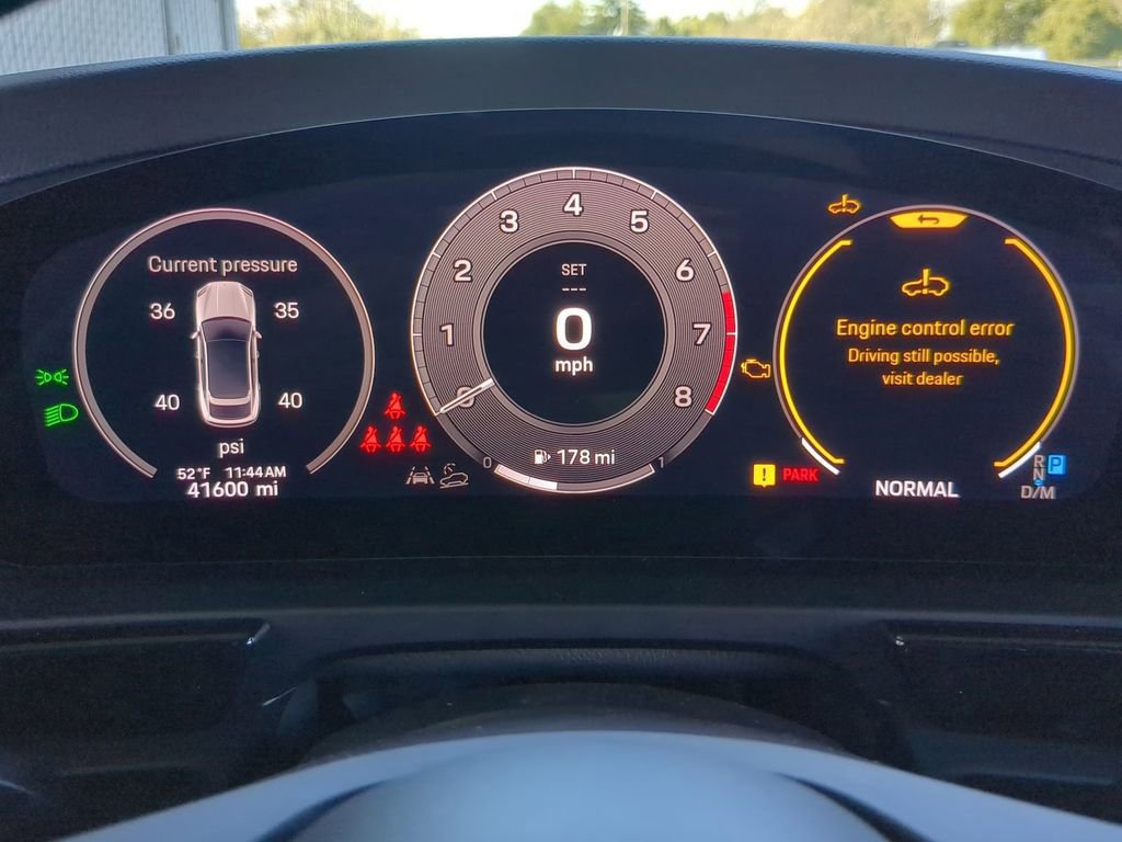 Used 2024 Porsche Cayenne Coupe image 15