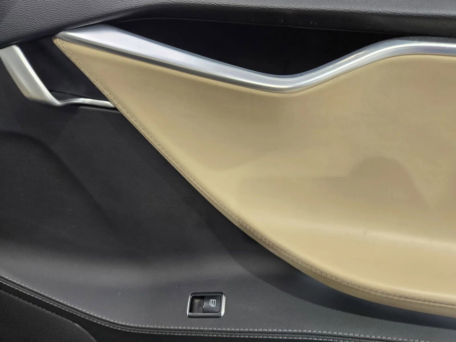 Used 2014 Tesla Model S P85 RWD image 6