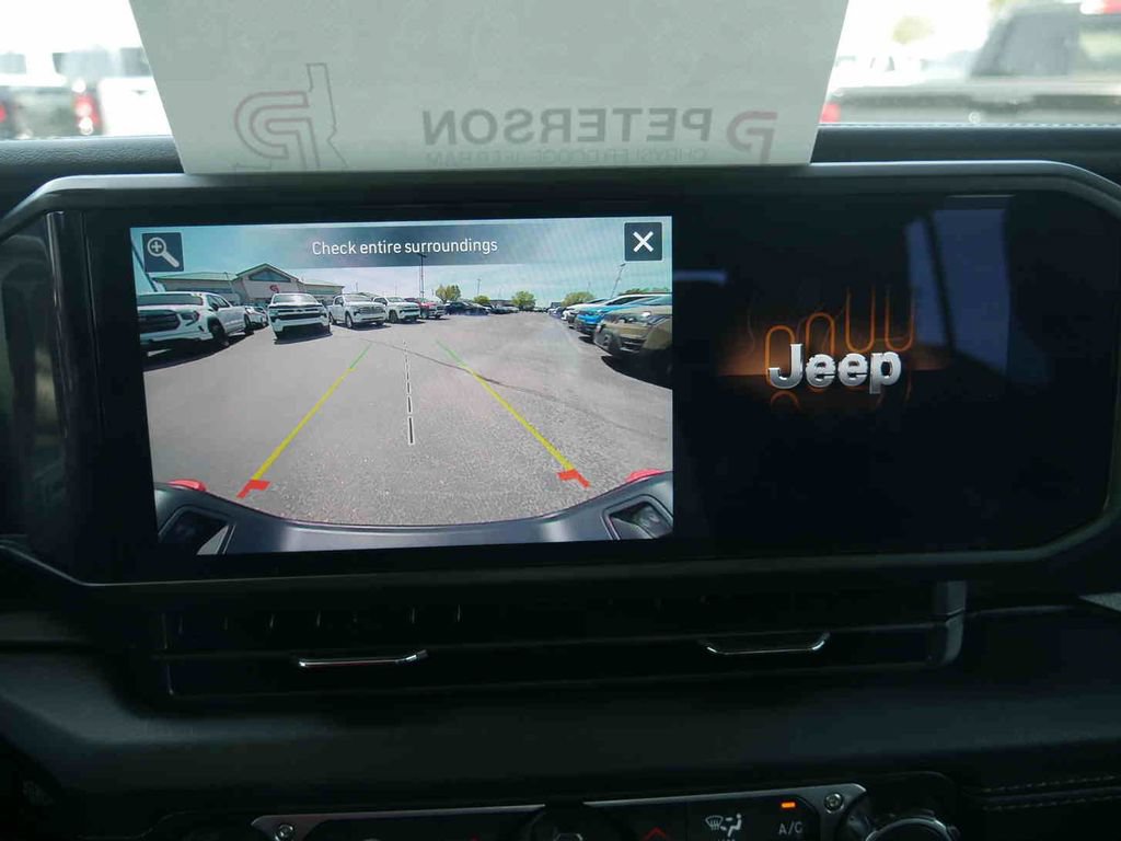 Certified 2026 Jeep Gladiator Mojave AWD/4WD image 30