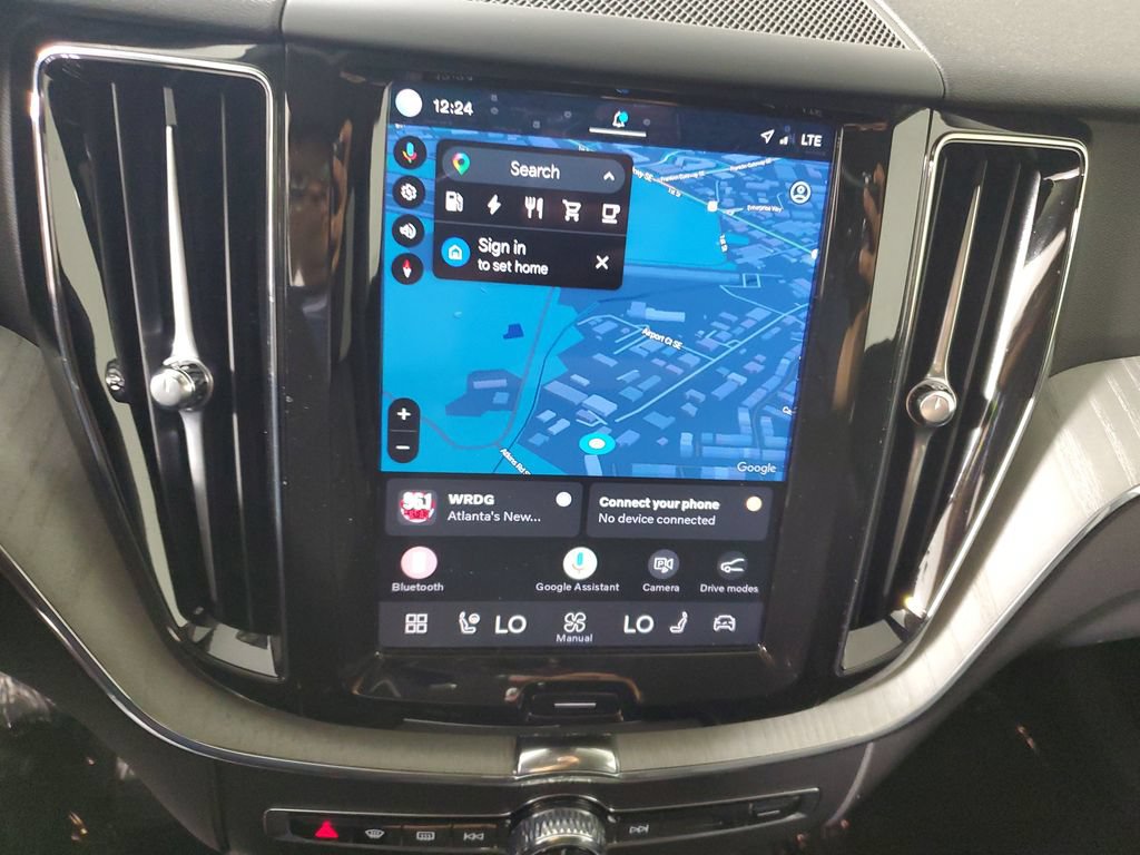 Certified 2025 Volvo XC60 T8 Plus w/ Protection Package Premier AWD/4WD image 32