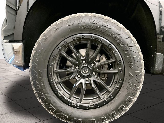 Used 2022 Chevrolet Silverado 1500 LT AWD/4WD image 9
