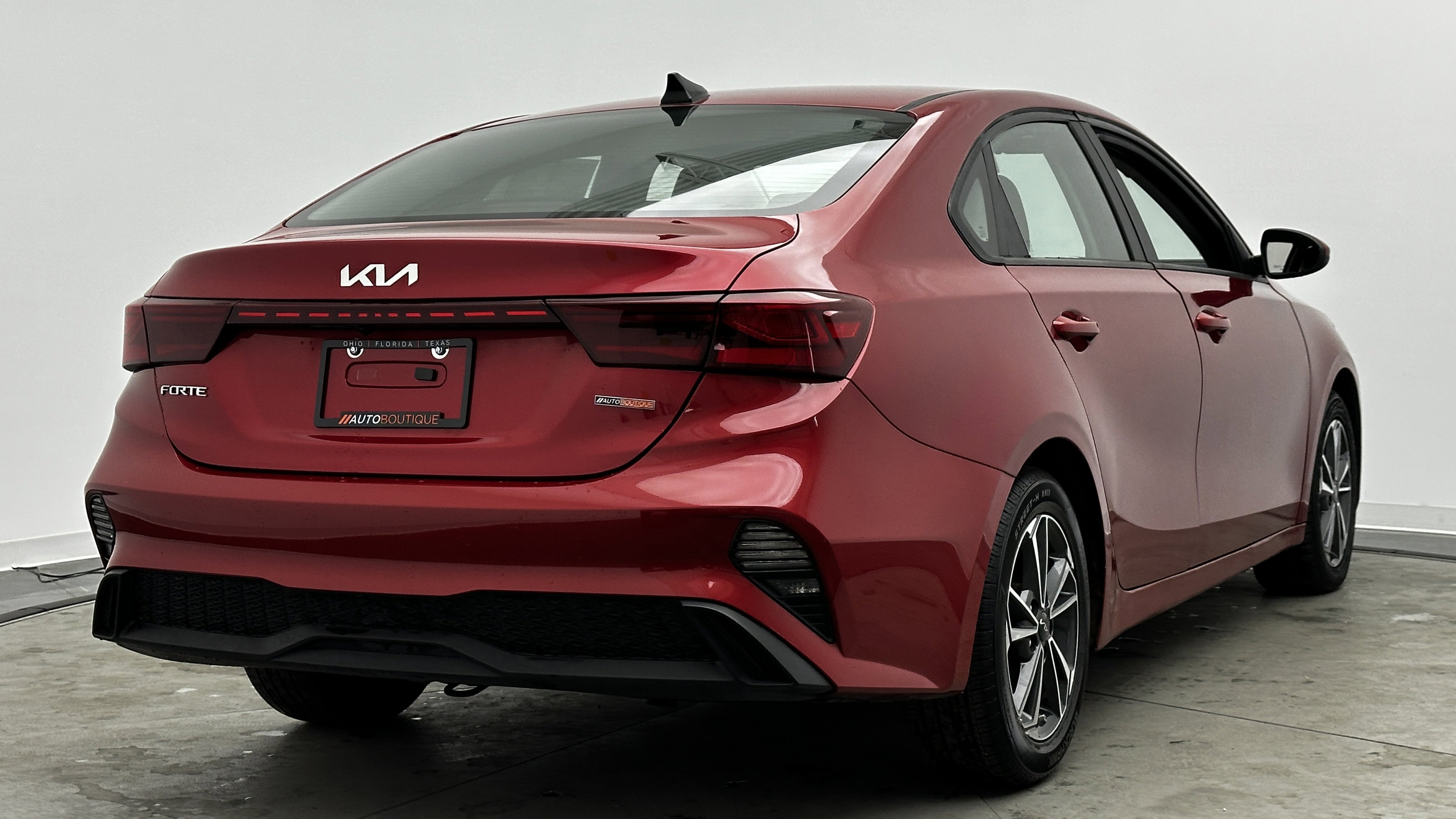 Used 2023 Kia Forte LXS FWD image 7