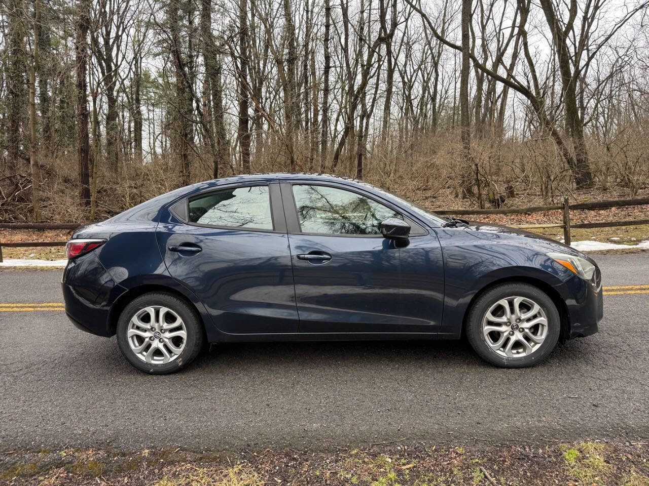Used 2016 Scion iA image 5