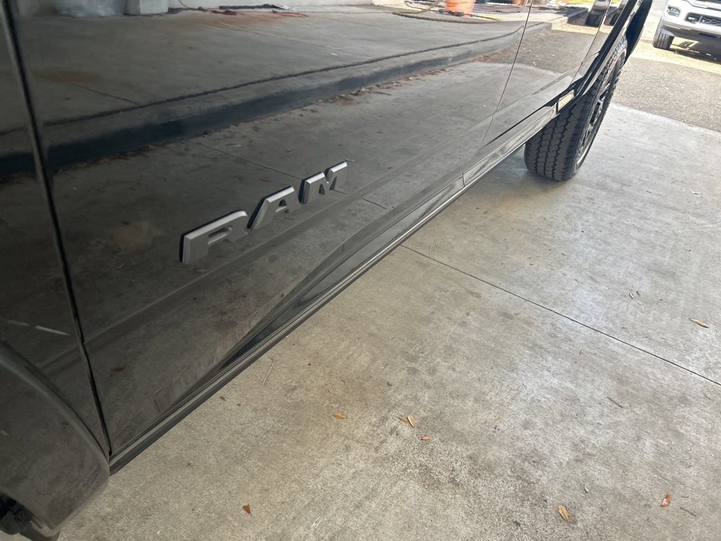 Used 2025 RAM 2500 Limited AWD/4WD image 21