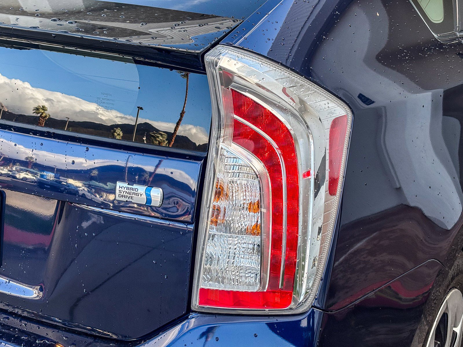 Used 2015 Toyota Prius Four image 8