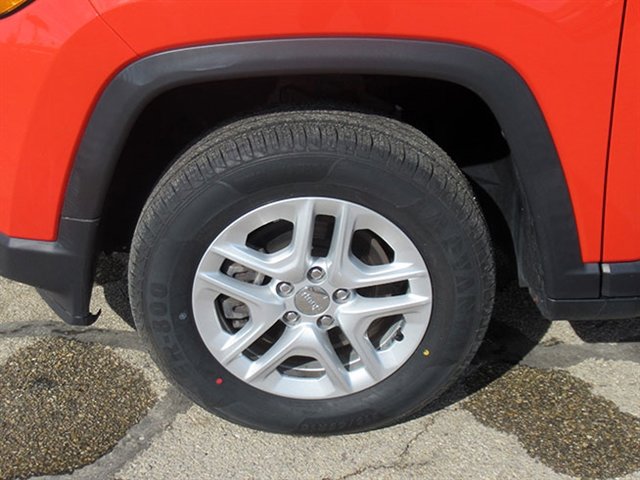Used 2021 Jeep Compass Sport w/ Cold Weather Group image 11
